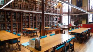 Biblioteca de Cort