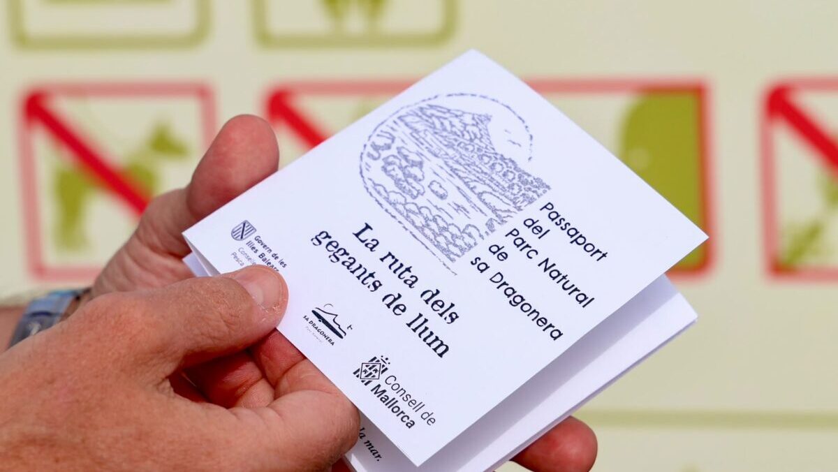 Sa Dragonera estrena un pasaporte para descubrir sus faros y paisajes más emblemáticos